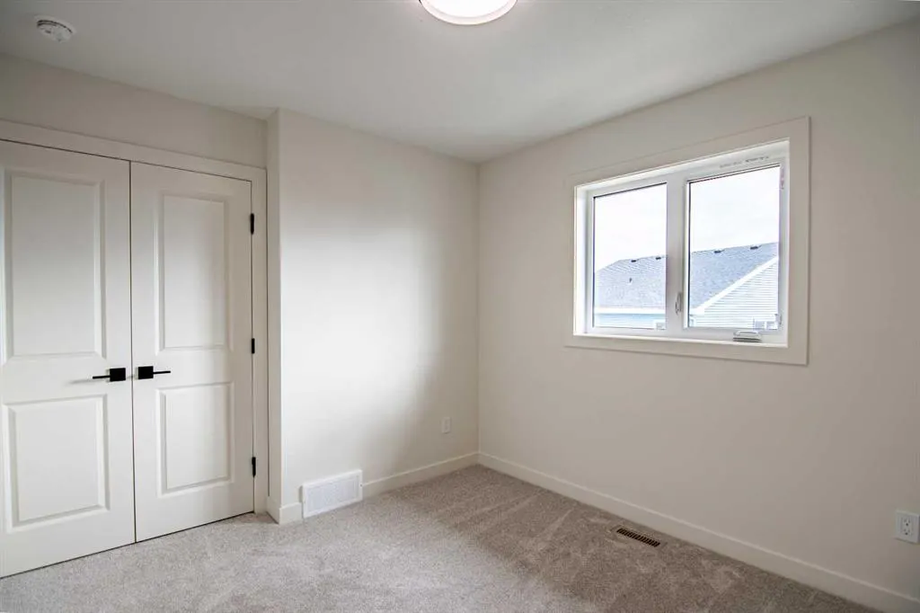 39 Eaton Crescent