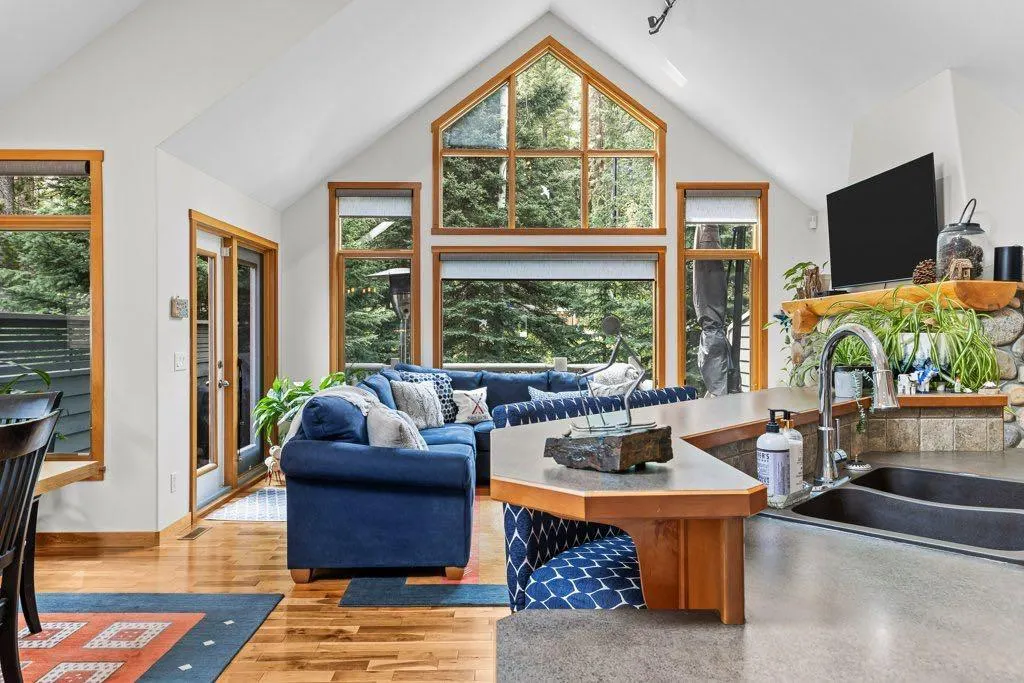 1121 Lawrence Grassi Ridge