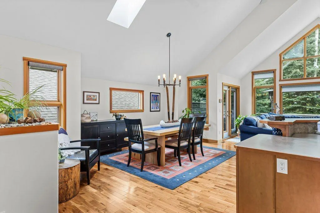 1121 Lawrence Grassi Ridge