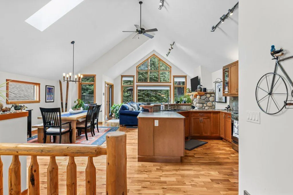 1121 Lawrence Grassi Ridge