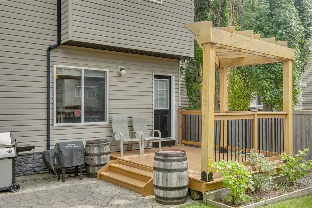 210 Elgin View SE