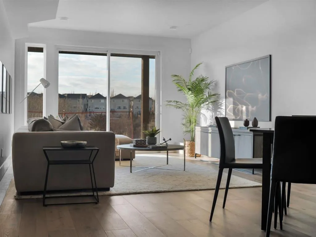 27 Royal Birch Cove NW