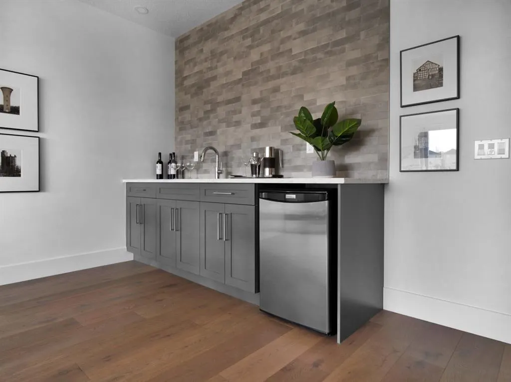 27 Royal Birch Cove NW