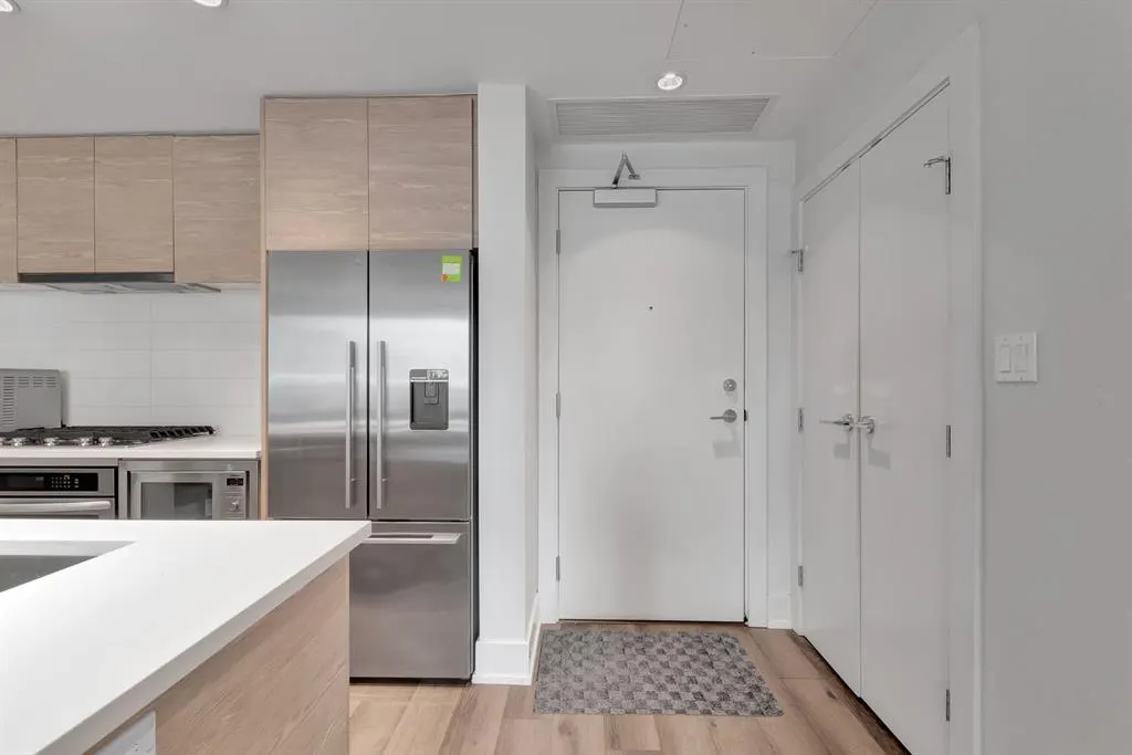 38 9 Street NE, #310