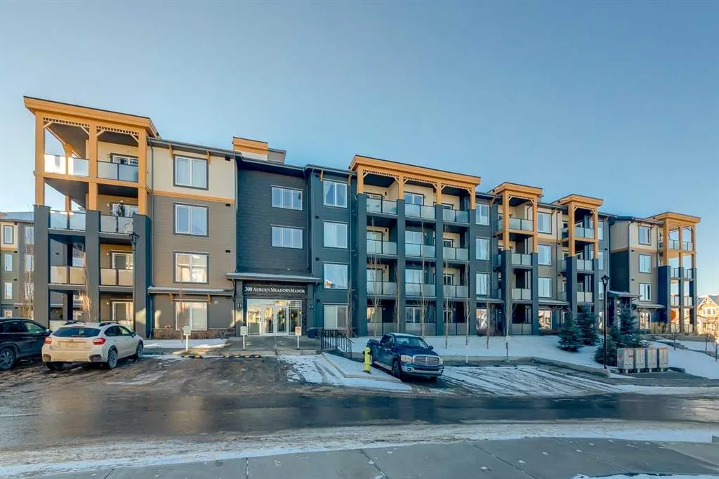 300 Auburn Meadows Manor SE, #309
