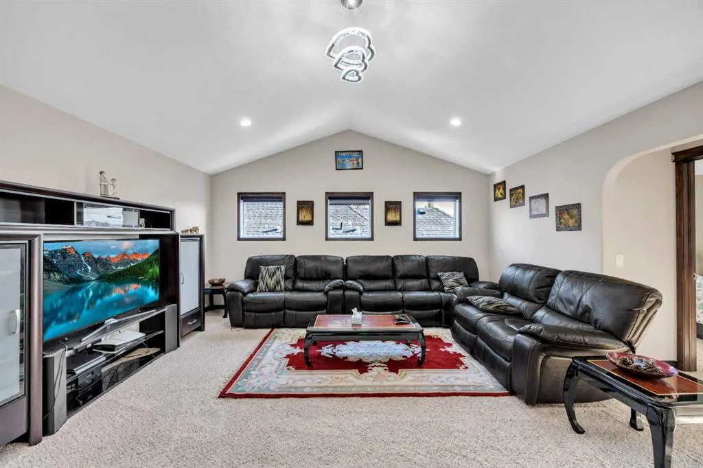 233 Aspenmere Circle