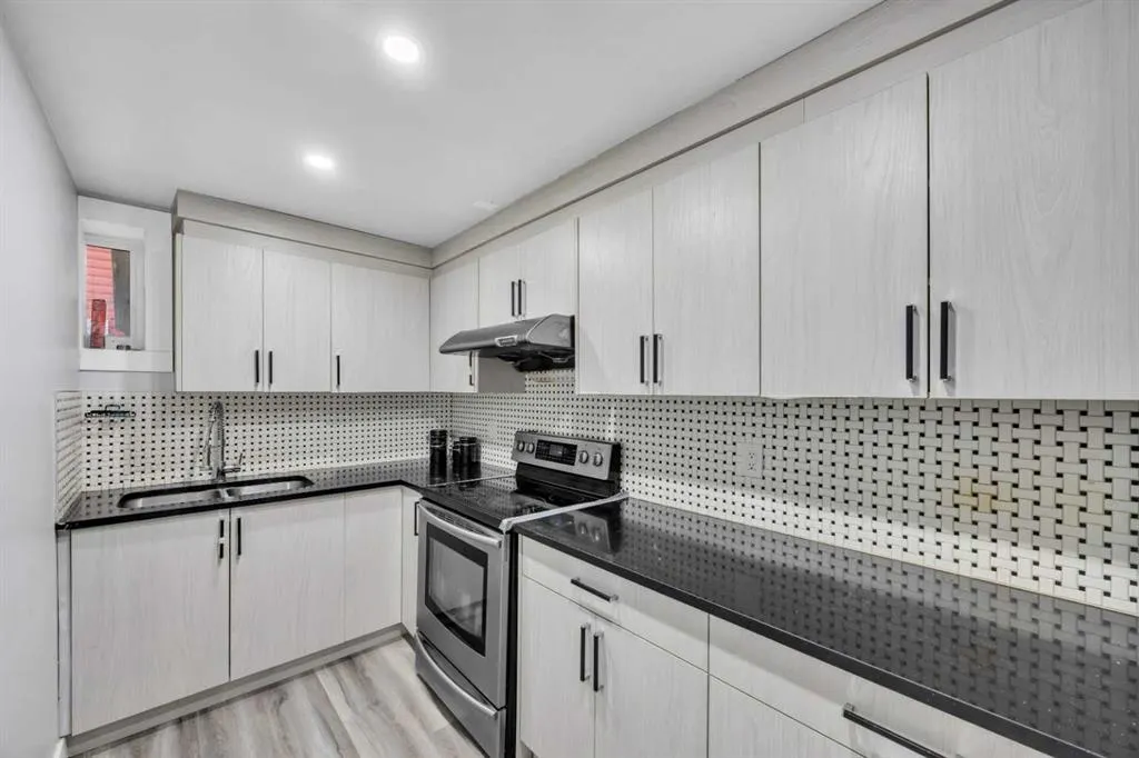 233 Aspenmere Circle