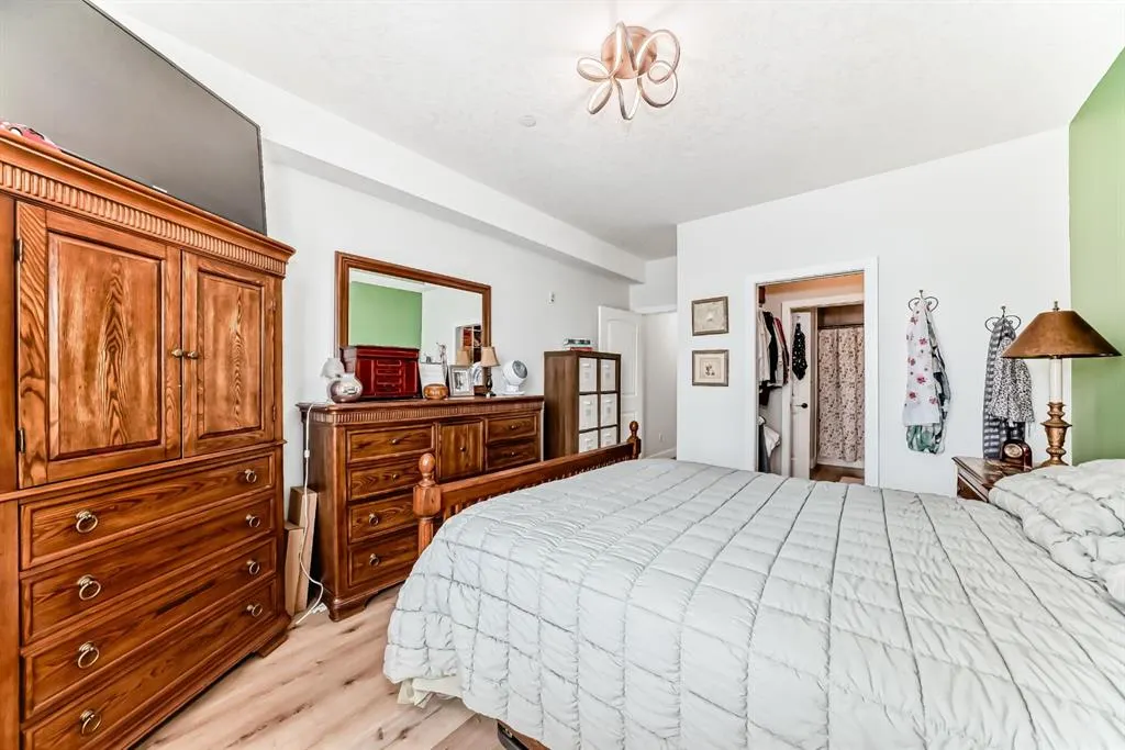 1005B Westmount Drive, #111