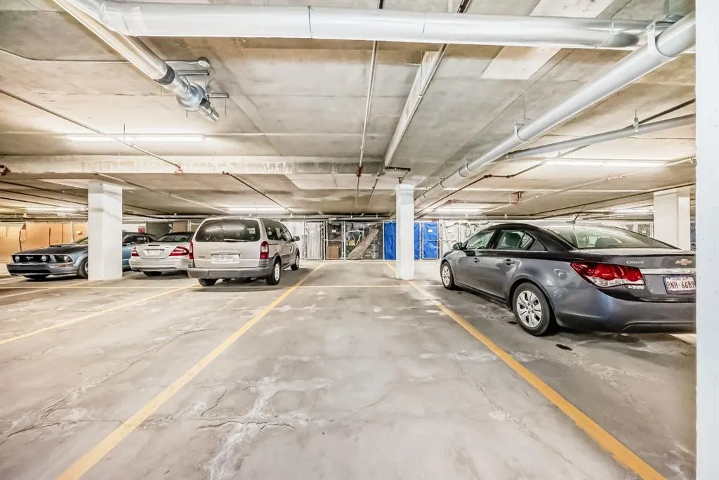 1005B Westmount Drive, #111