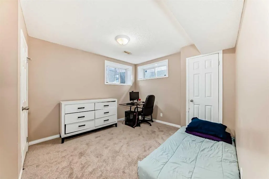79 Saddlebrook Common NE