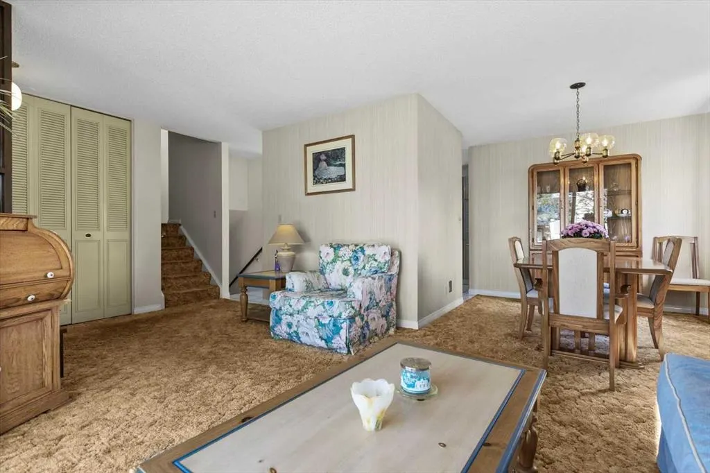 3043 Cedar Ridge Drive SW