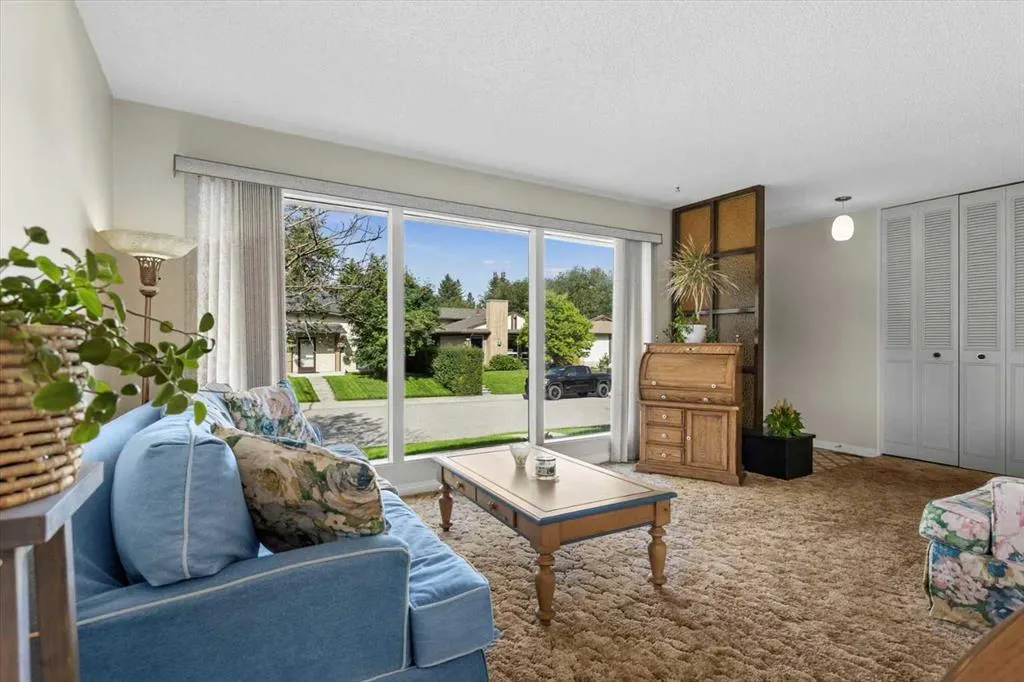 3043 Cedar Ridge Drive SW