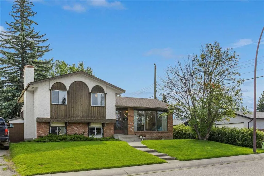3043 Cedar Ridge Drive SW