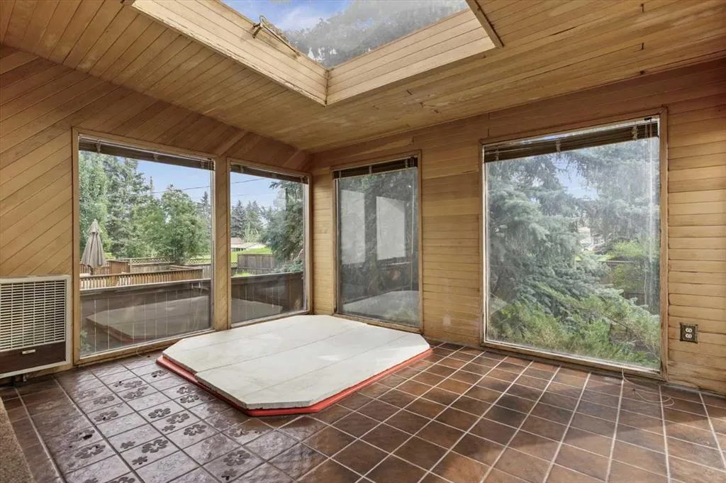 3043 Cedar Ridge Drive SW