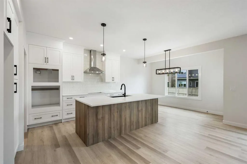 533 Baywater Manor SW