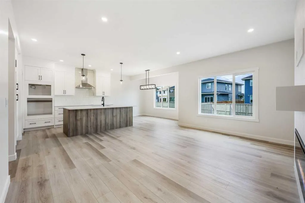 533 Baywater Manor SW