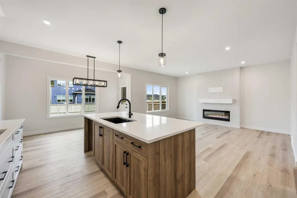 533 Baywater Manor SW