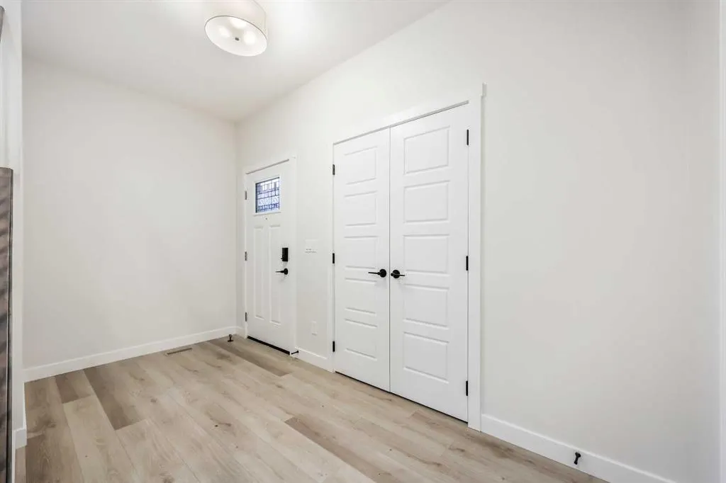 533 Baywater Manor SW