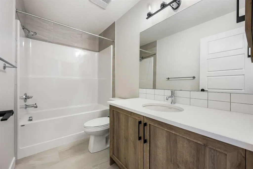 533 Baywater Manor SW
