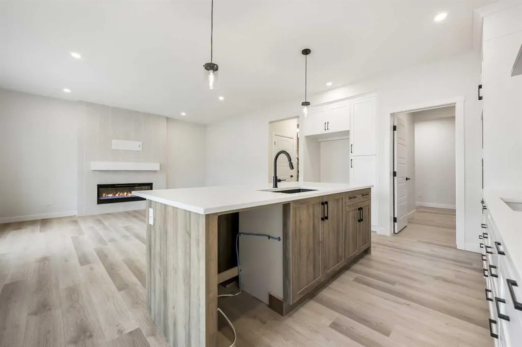 533 Baywater Manor SW