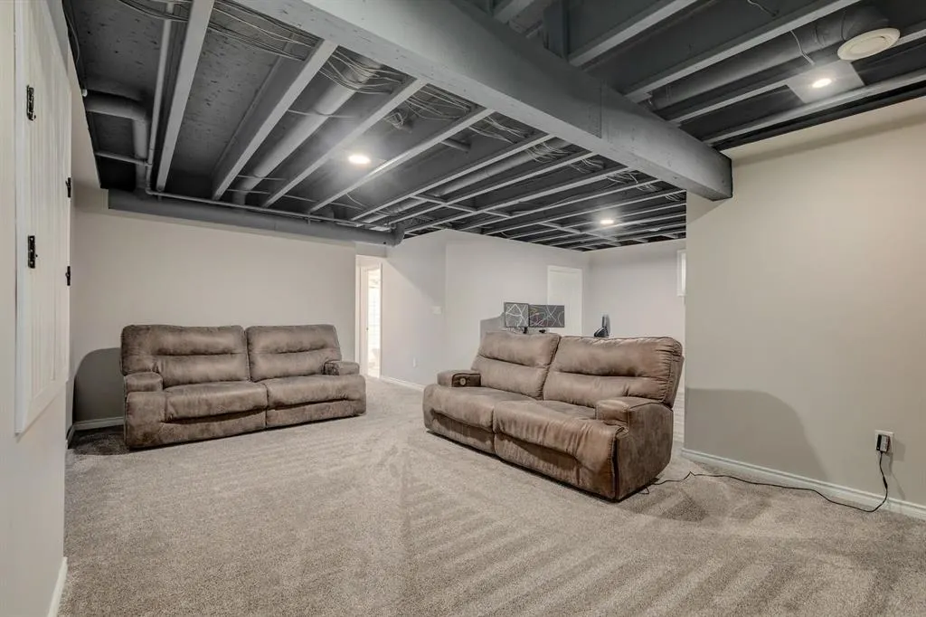 238 Elgin Manor SE