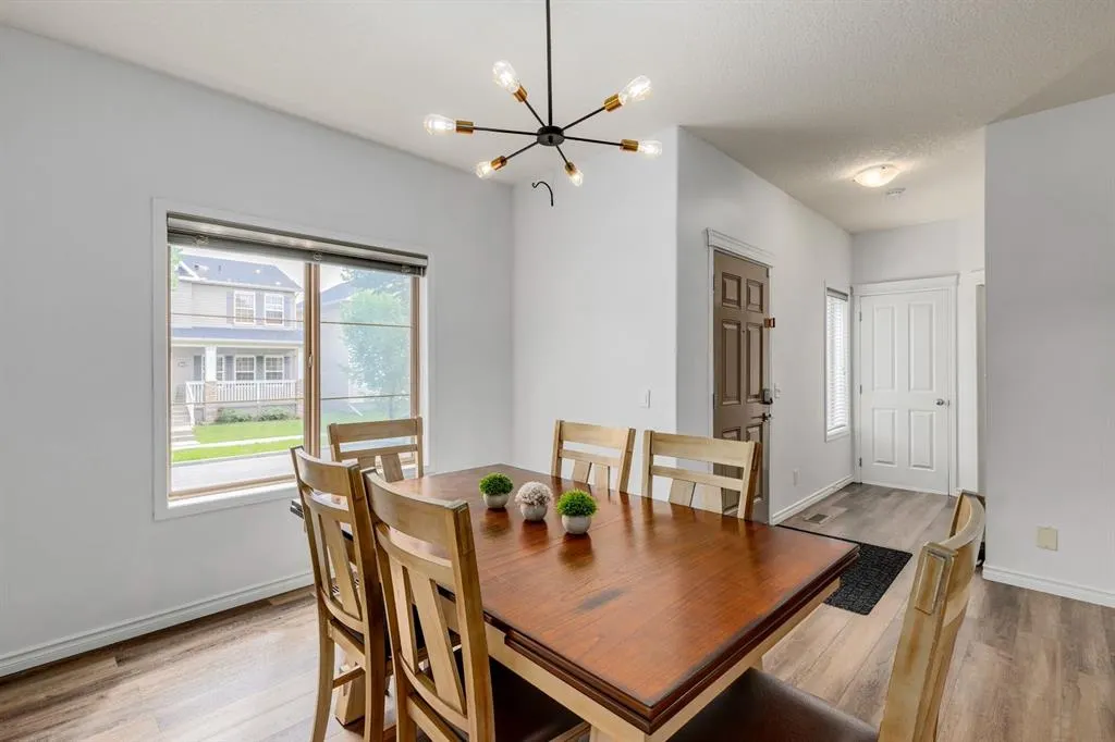 238 Elgin Manor SE