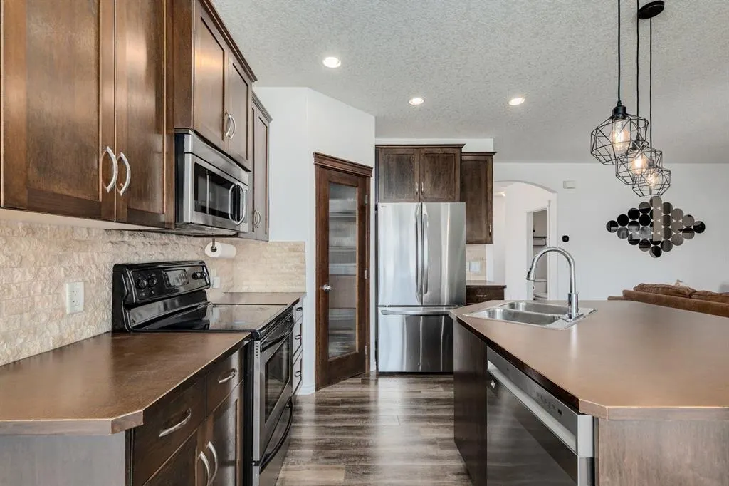 238 Elgin Manor SE