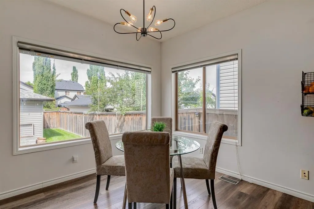 238 Elgin Manor SE