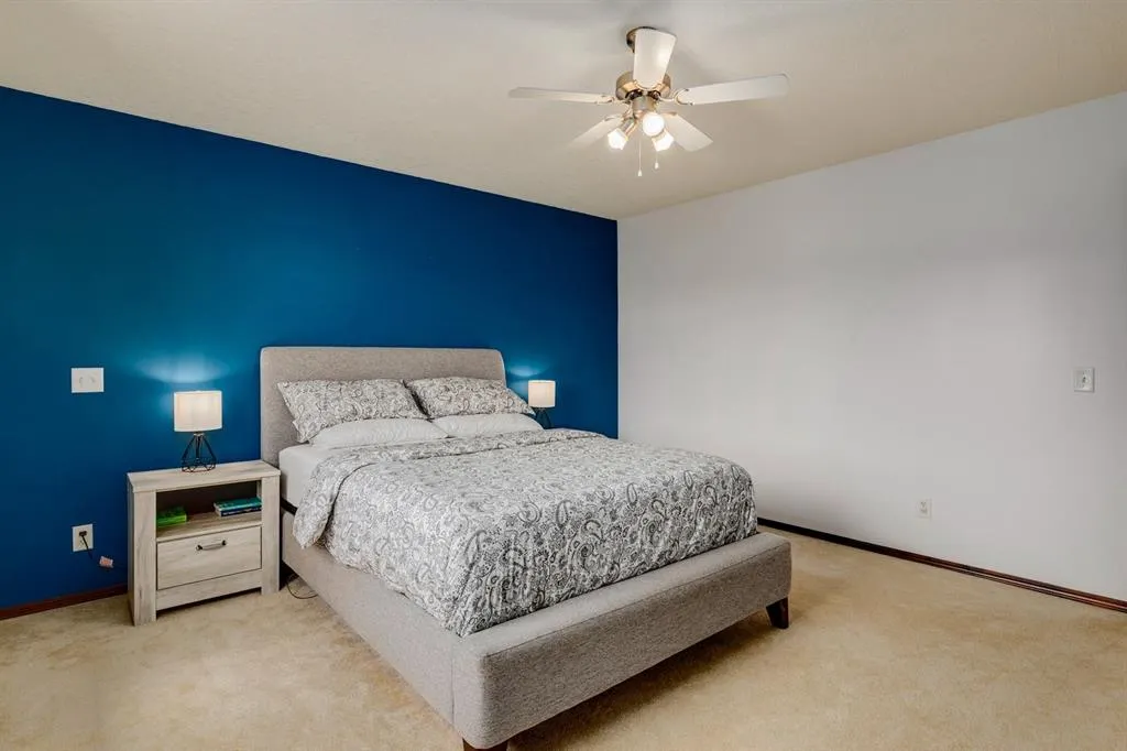 238 Elgin Manor SE
