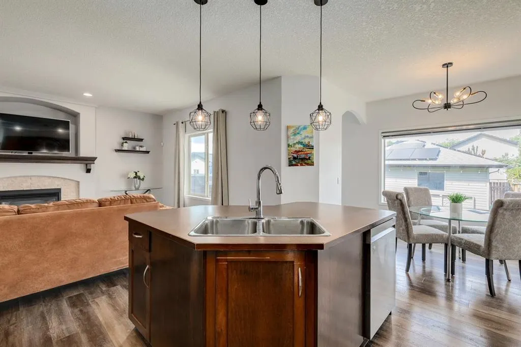238 Elgin Manor SE