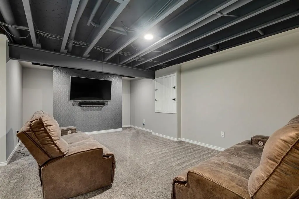 238 Elgin Manor SE