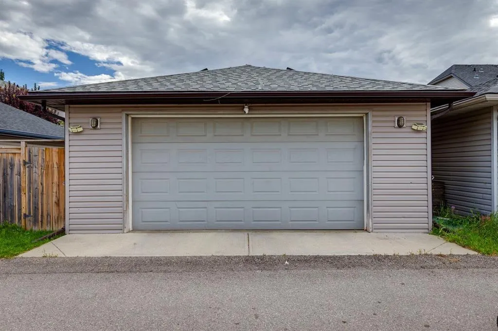 238 Elgin Manor SE