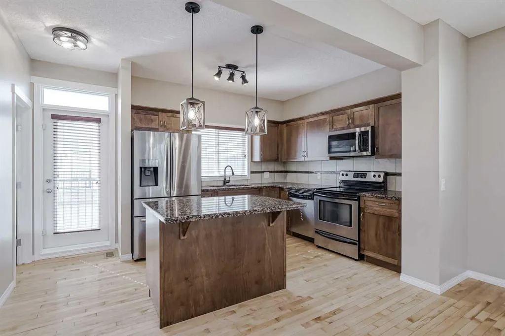 182 Kincora Heath NW