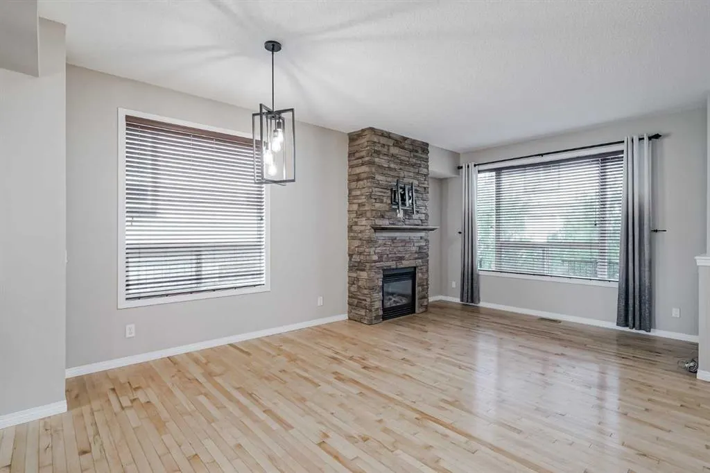 182 Kincora Heath NW