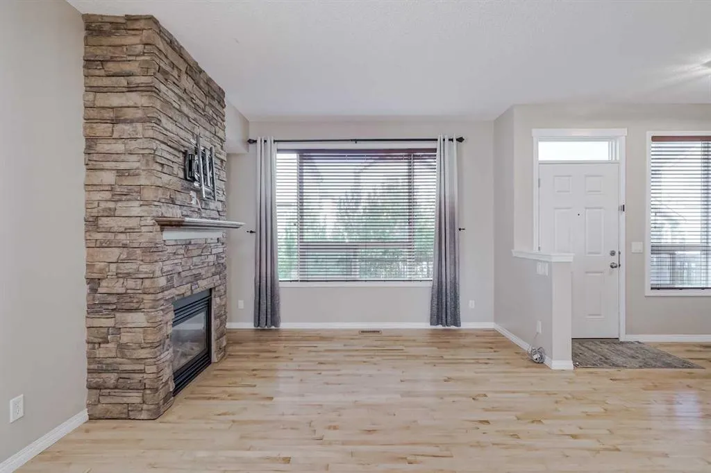 182 Kincora Heath NW