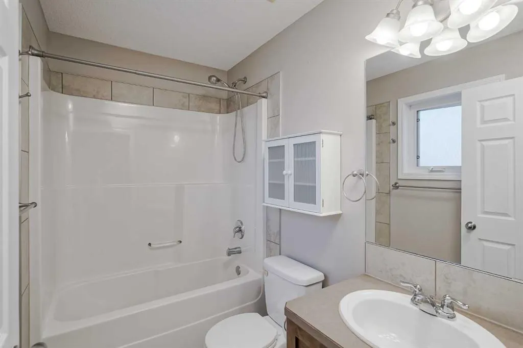 182 Kincora Heath NW