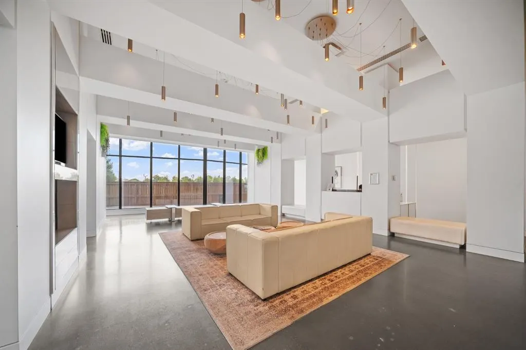 615 6 Avenue SE, #1403