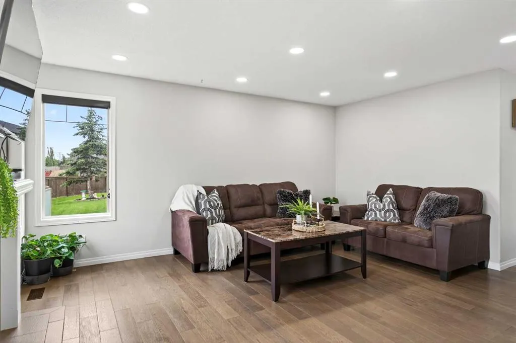 102 Canoe Square SW, #21