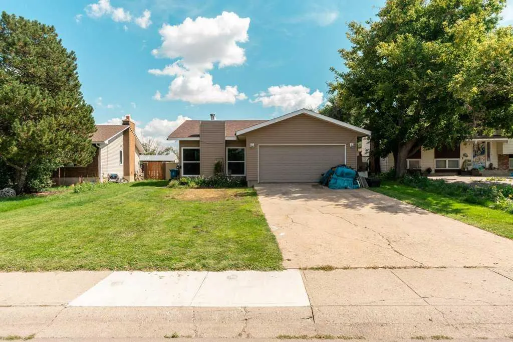 139 Laval Boulevard W