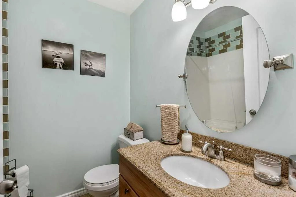 139 Laval Boulevard W