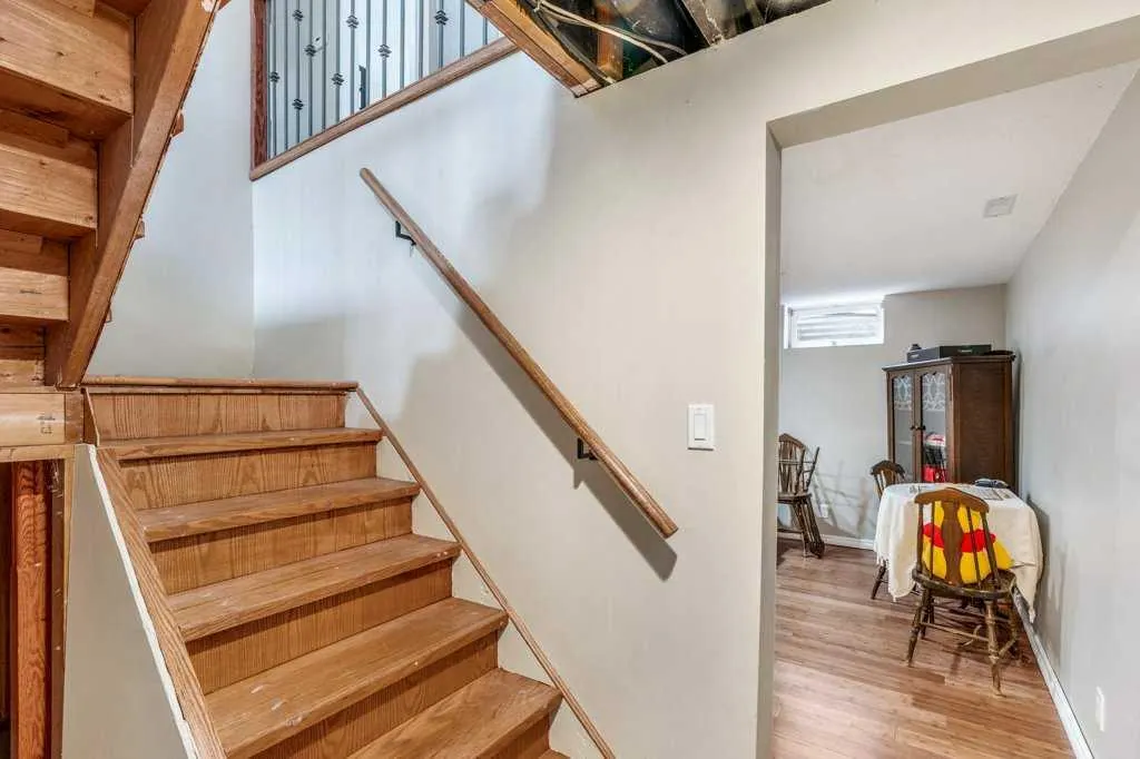 139 Laval Boulevard W
