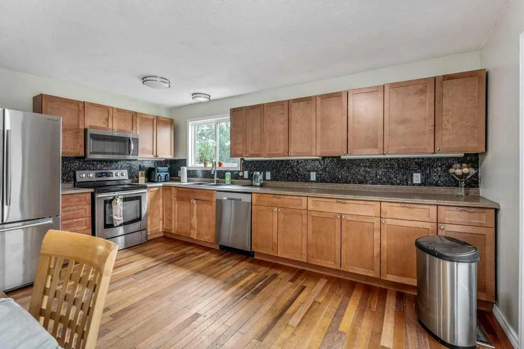 139 Laval Boulevard W