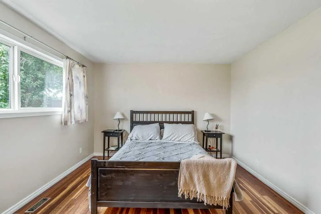 139 Laval Boulevard W