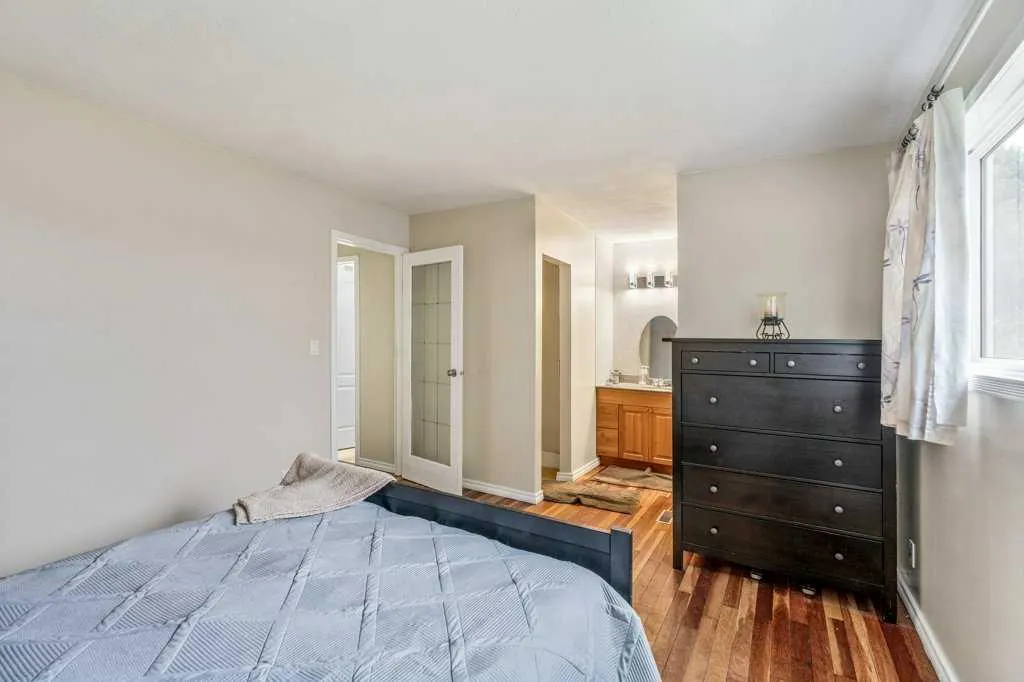 139 Laval Boulevard W