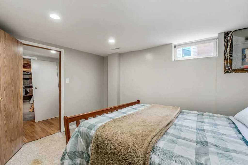 139 Laval Boulevard W