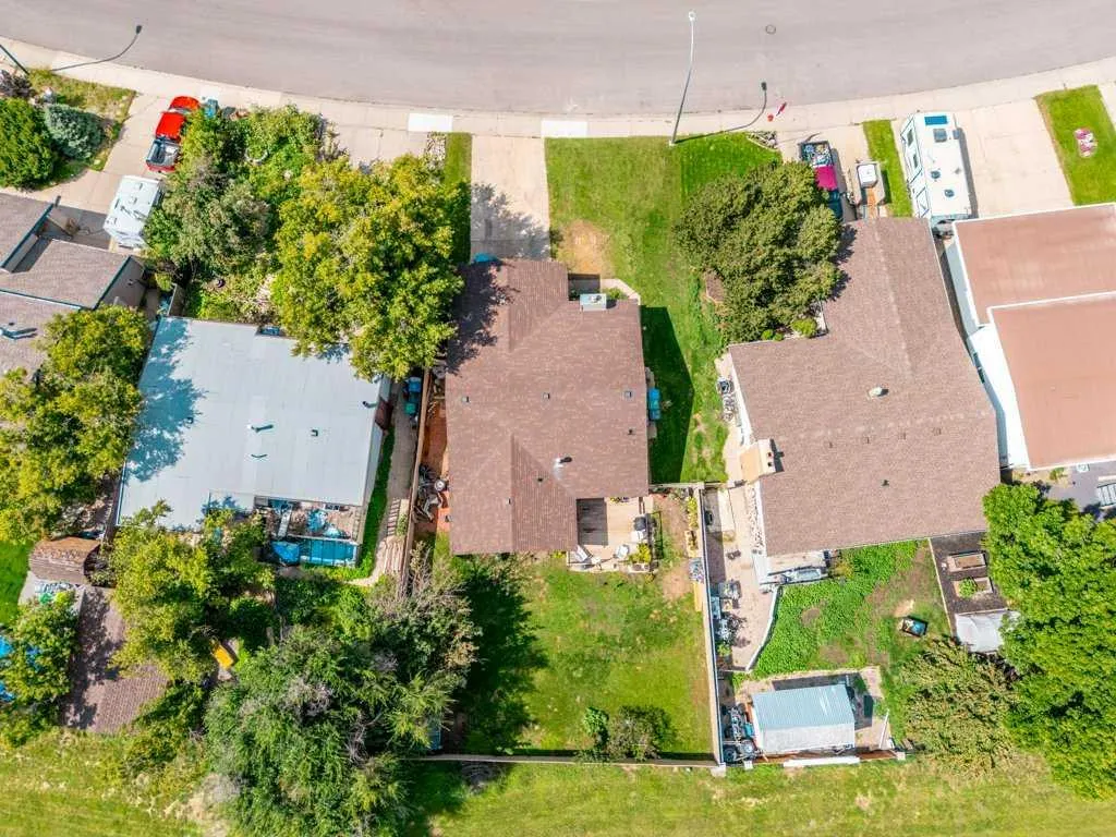 139 Laval Boulevard W