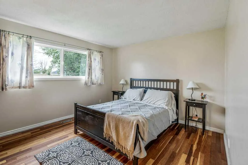 139 Laval Boulevard W