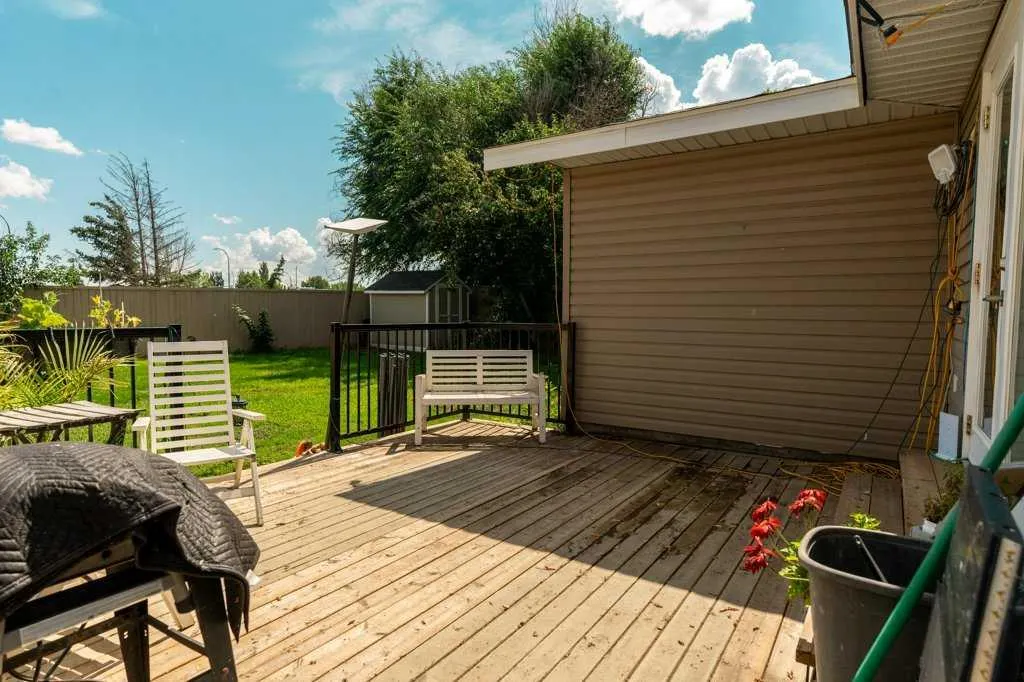 139 Laval Boulevard W