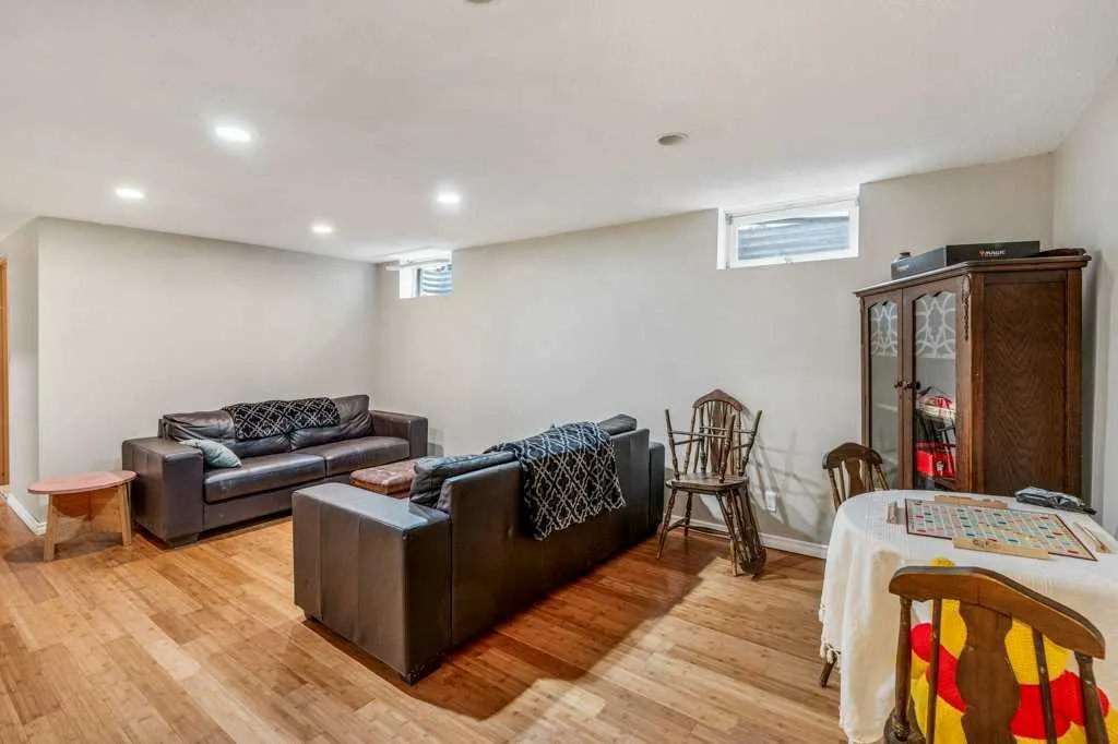 139 Laval Boulevard W