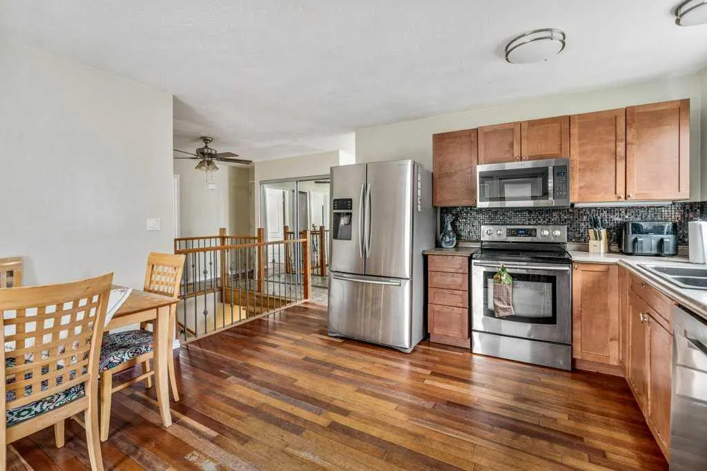 139 Laval Boulevard W
